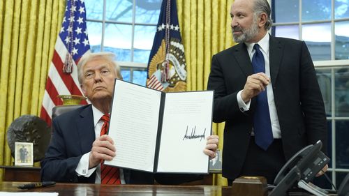 Donald Trump signs steel, aluminium tariff executive order after phone call with Anthony Albanese