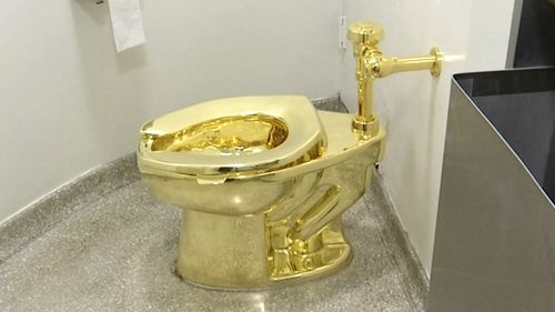 Golden toilet stolen from UK palace, court hears