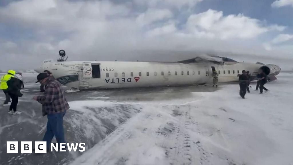 All passengers and crew survive plane crash at Toronto airport