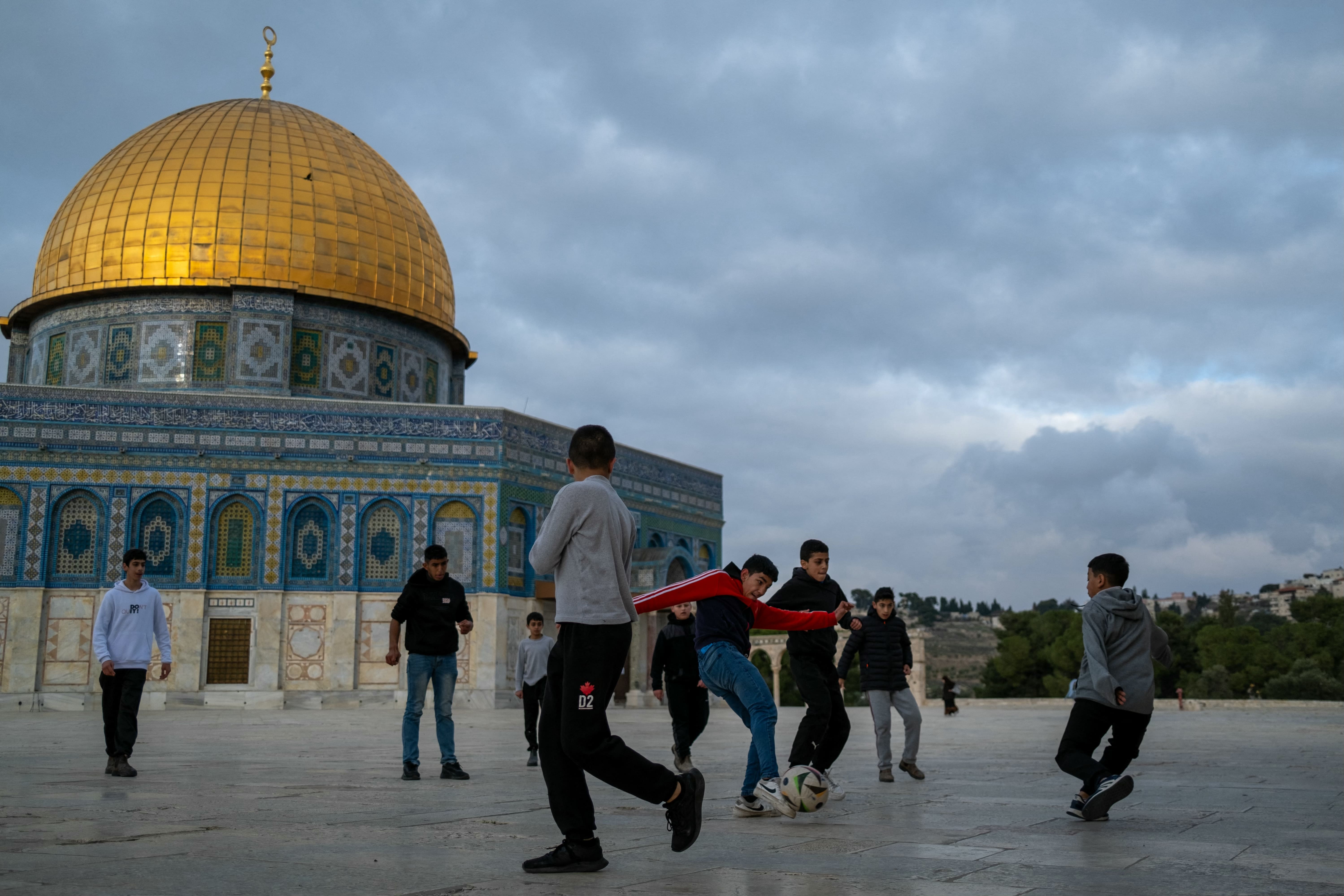 Israel mulling restrictions on Al-Aqsa Mosque ahead of Ramadan