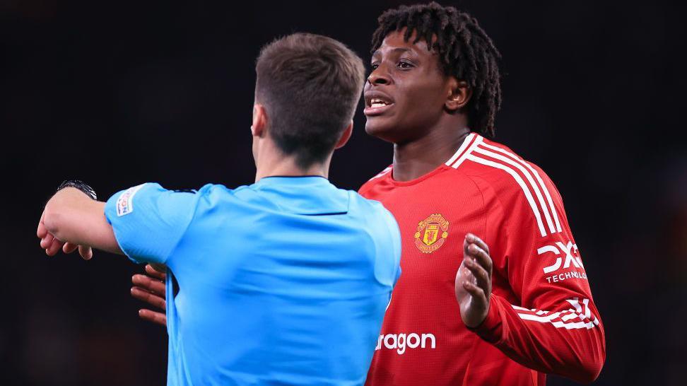 Patrick Dorgu: Man Utd wing-back tells referee he was wrong to award penalty