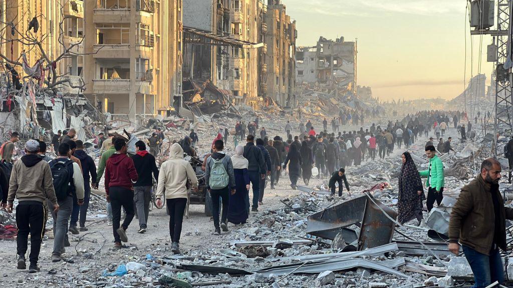 Gaza: Joy fades as Gazans return to destroyed homes