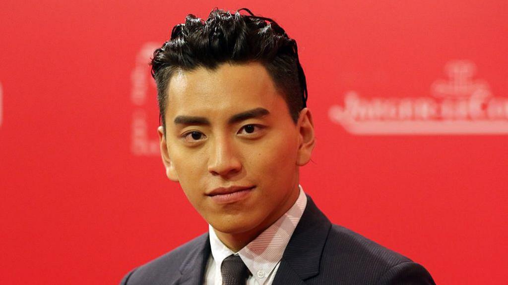 Darren Wang: Taiwan actor arrested for evading conscription begins military service