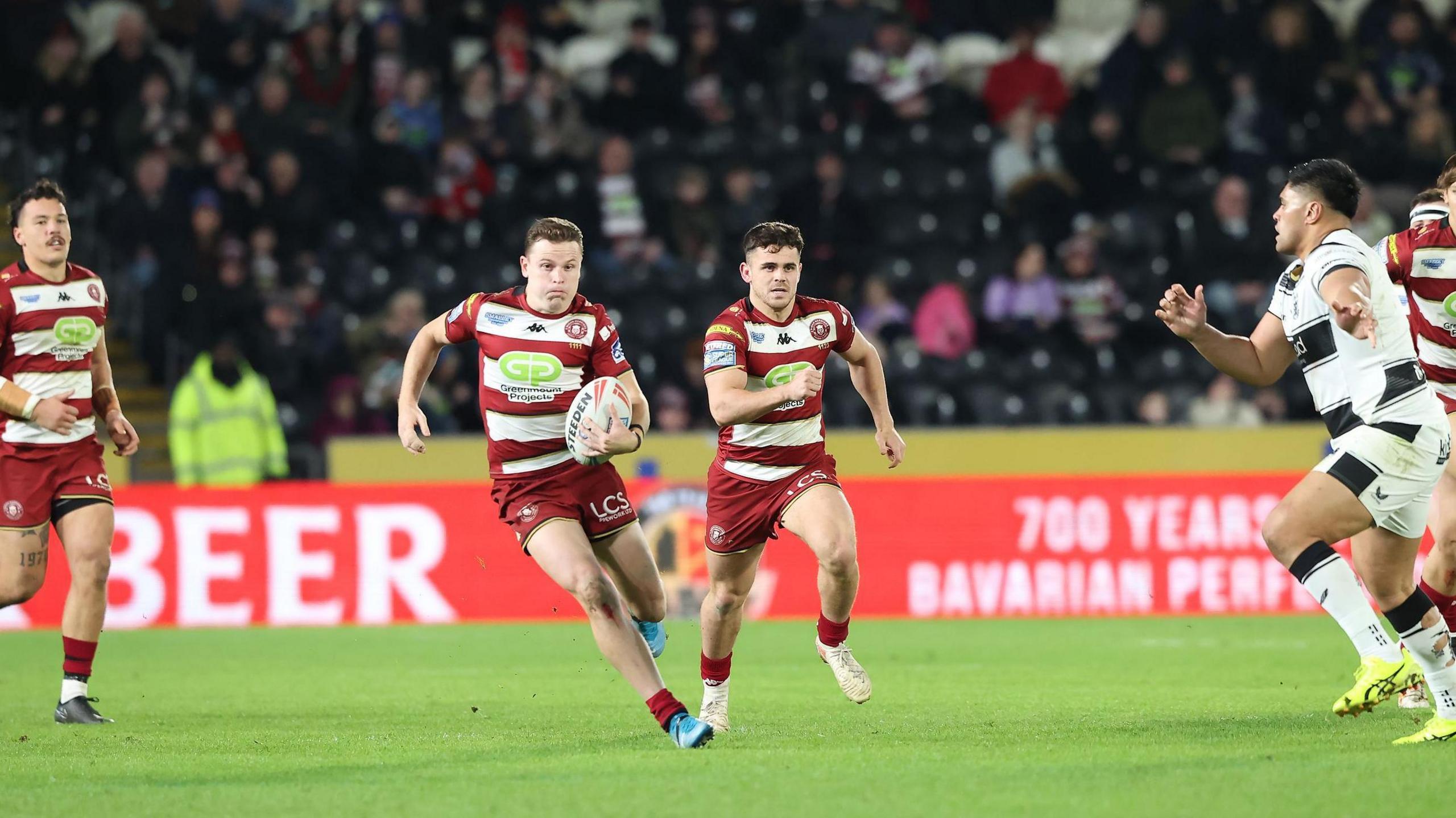 Hull 4-34 Wigan: Warriors hit back with emphatic win