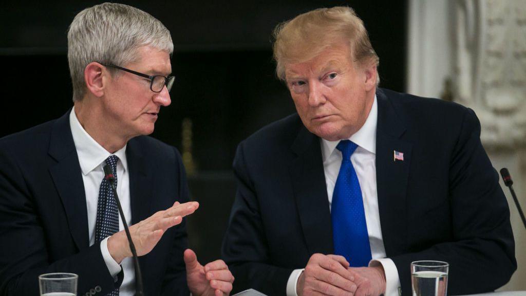 Apple commits to $500bn US investment