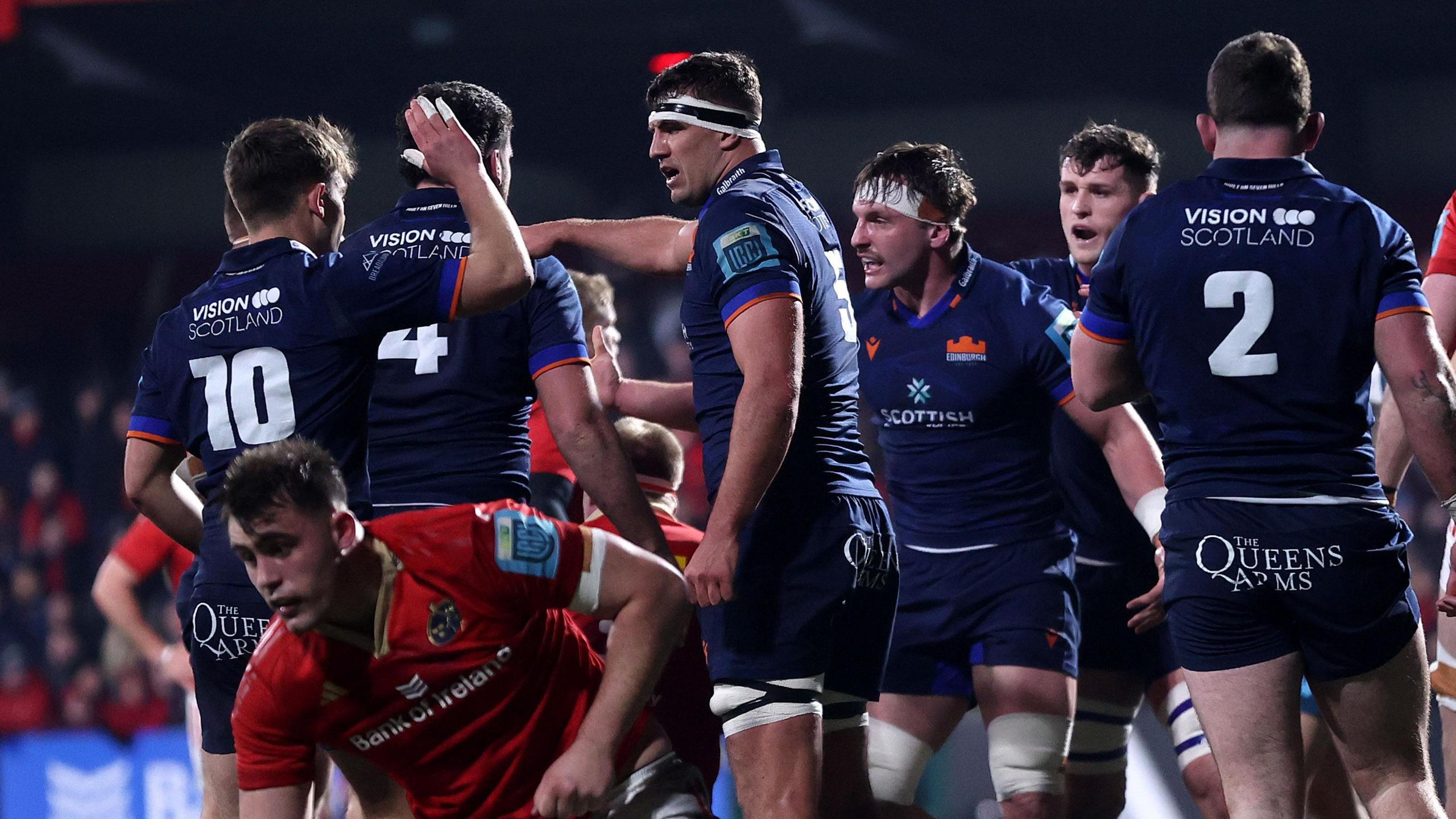 United Rugby Championship: Munster 28-34 Edinburgh - Sean Everitt's side back in play-off places with Munster win