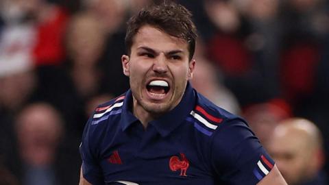 France 43-0 Wales: Antoine Dupont inspires hosts to Six Nations victory