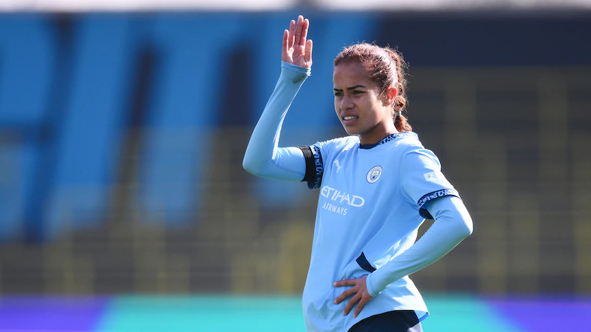 Mary Fowler helps Manchester City to Women's FA Cup semifinal clash with Manchester United