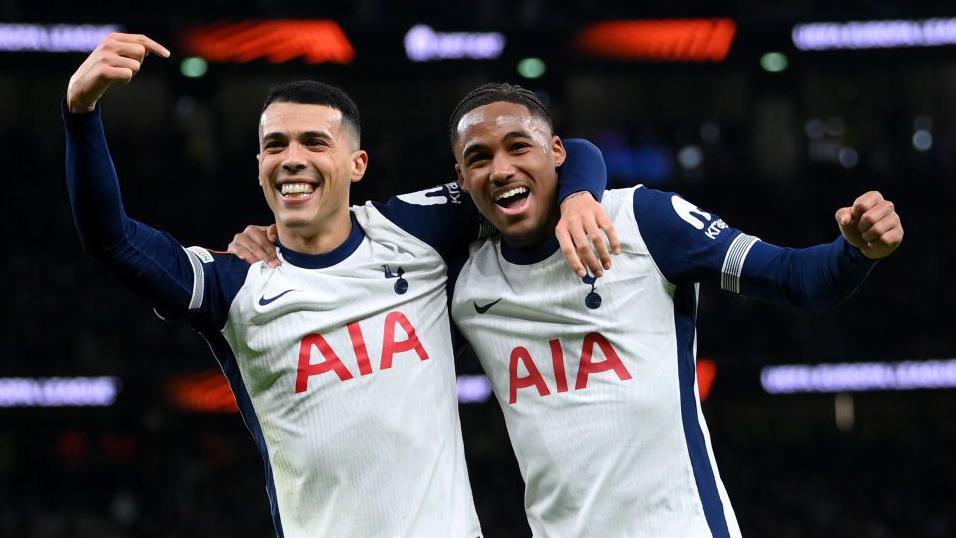 Tottenham 3-1 AZ Alkmaar (agg 3-2): Wilson Odobert double sends Spurs through