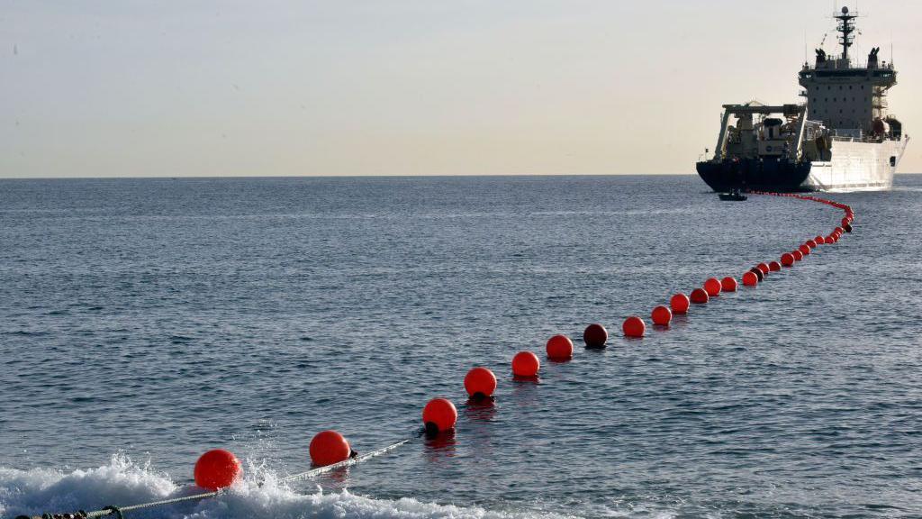 Meta plans globe-spanning sub-sea internet cable